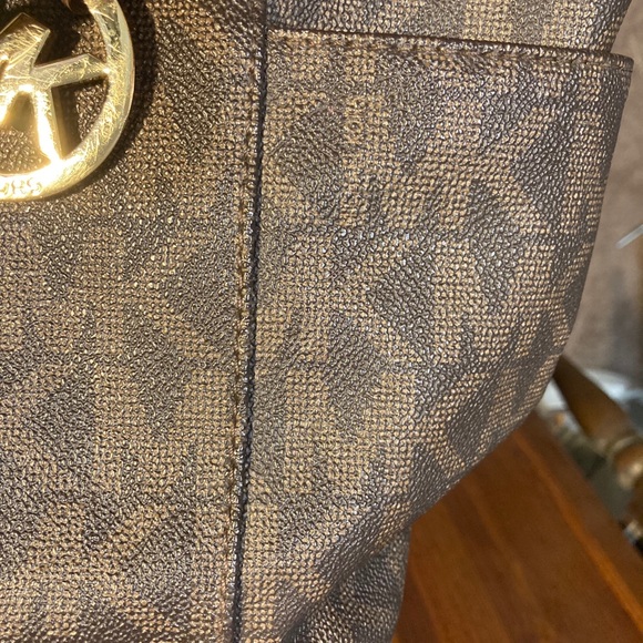 Michael Kors purse - Picture 8 of 10
